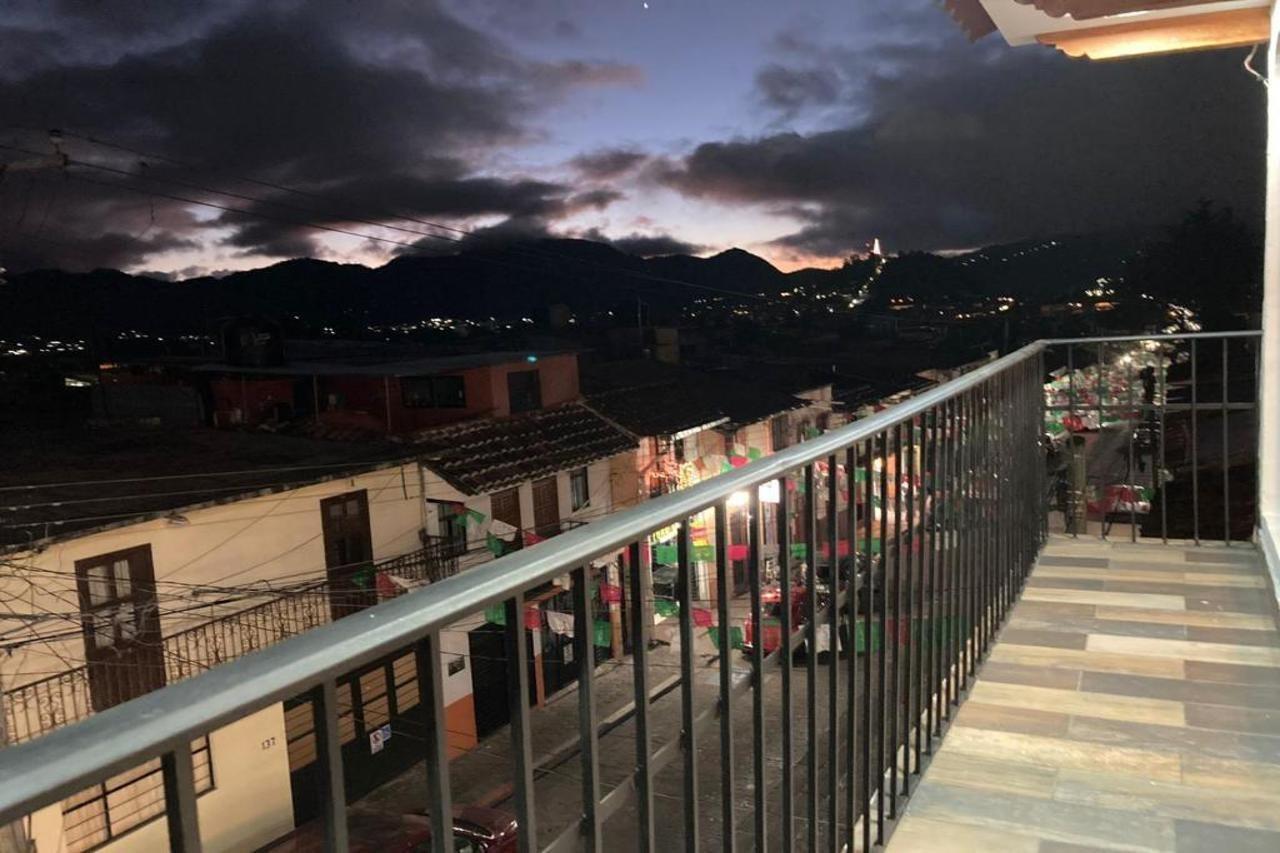 Hotel Terraza Casa Blanca ซานกริสโตบัล เด ลาสกาซาส ภายนอก รูปภาพ
