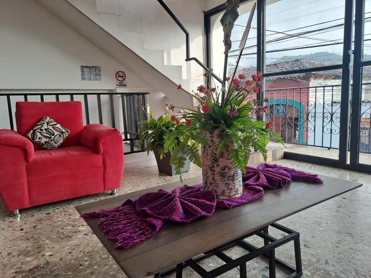 Hotel Terraza Casa Blanca ซานกริสโตบัล เด ลาสกาซาส ภายนอก รูปภาพ